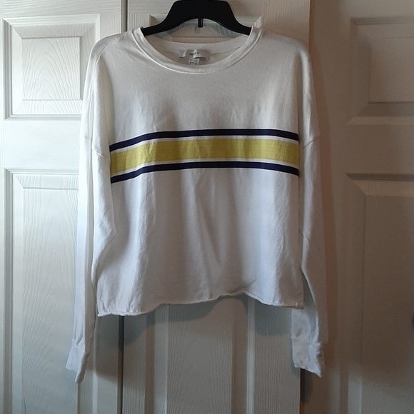 Forever 21 90s style cropped shirt - Picture 2 of 6